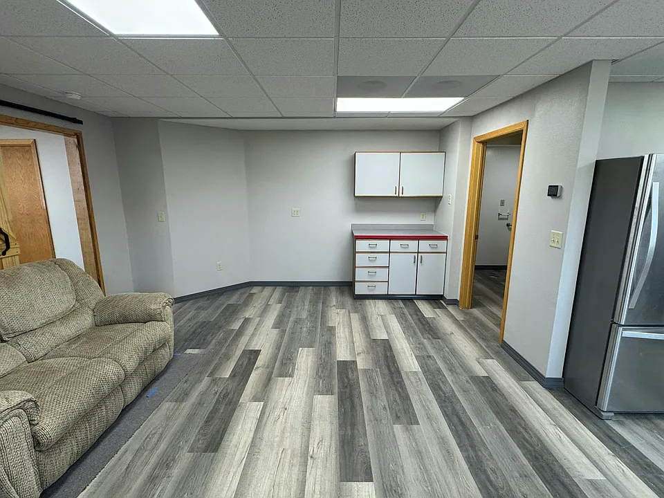 211 Bank St #3