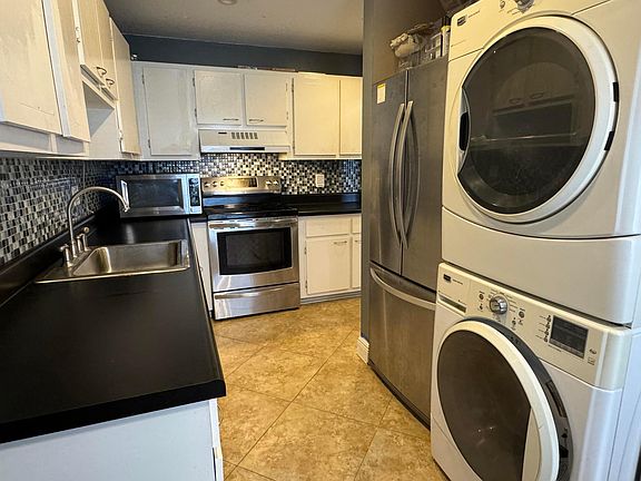 4th image of 1521 NW 18th Avenue #202