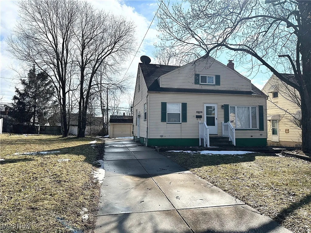 19006 Fairway Ave photo 1