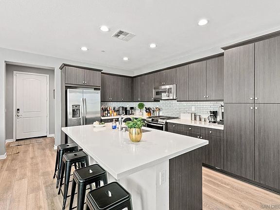 5th image of 2028 Avenida Andanza