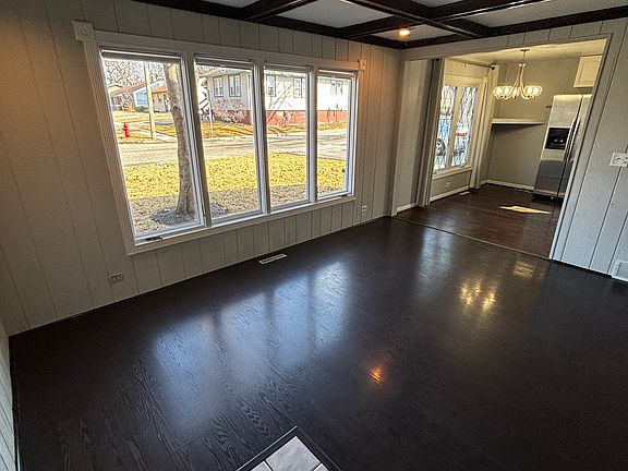 2nd image of 507 S Lakeshore Dr
