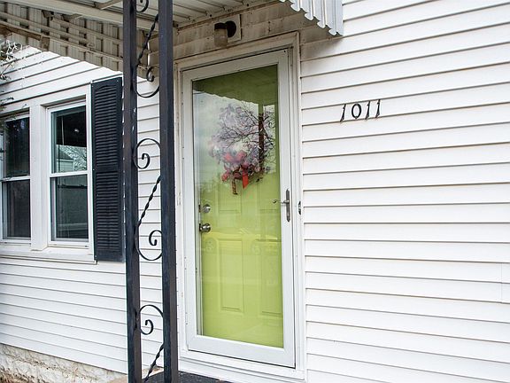 5th image of 1011 E Moneta Ave
