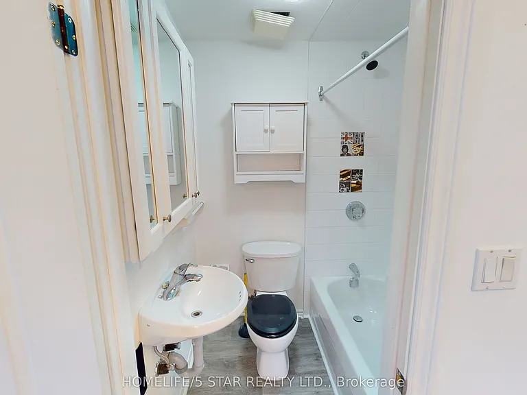 1152 Gerrard St E #201 — Photo 14