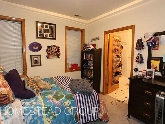 4th image of 844 W Buckingham Pl #Gdn1