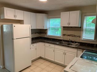 61 Summit St #C, Norwich, CT 06360