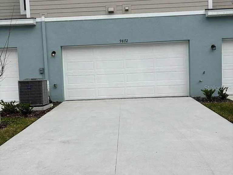 9872 Walkway Dr — Photo 15