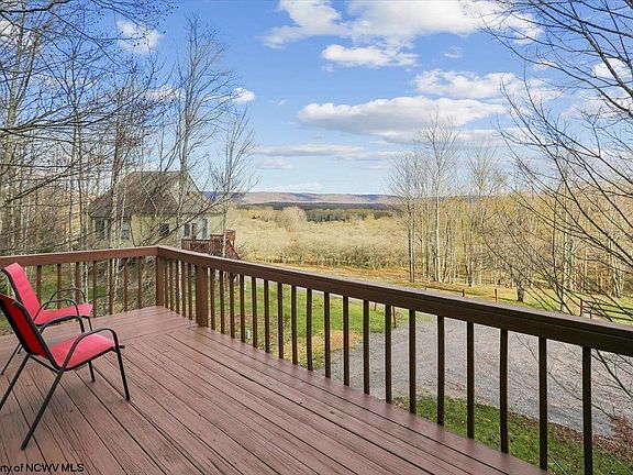 2nd image of 213 Treetop Ln