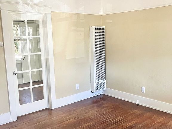 2nd image of 3282 Meade Ave