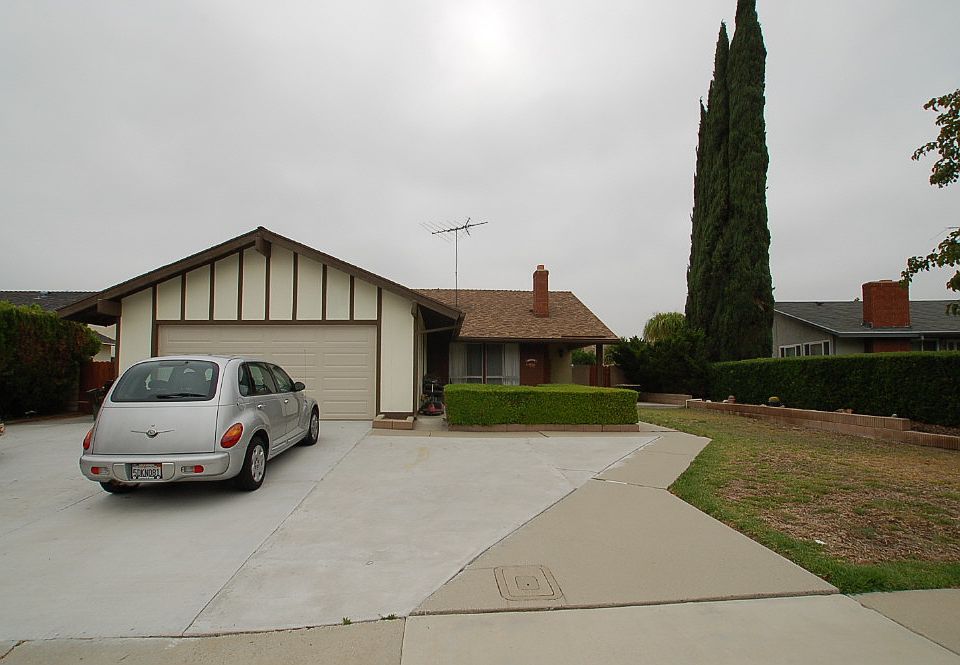 1st image of 215 Maryville Dr