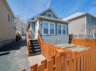 1646 Victoria Ave, North Chicago, IL 60064