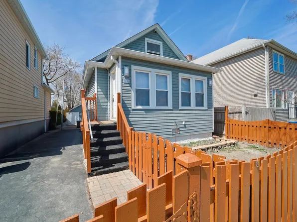 1646 Victoria Ave, North Chicago, IL 60064