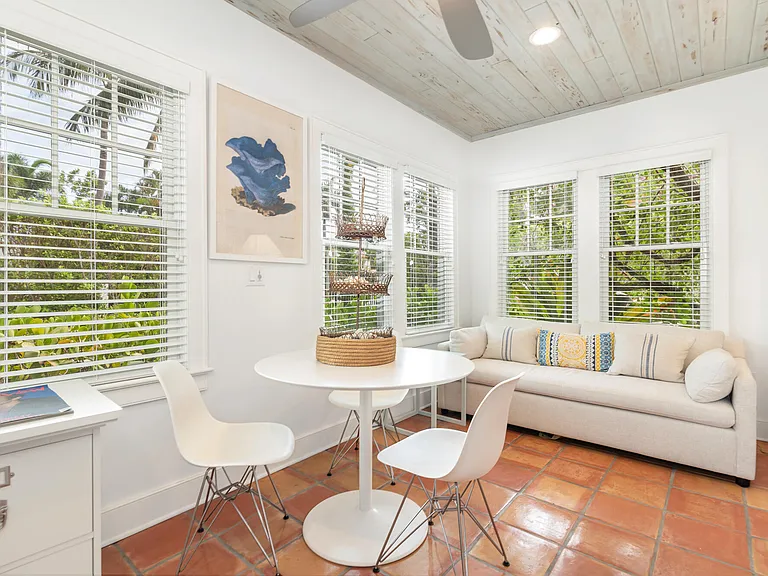 230 Sunset Rd — Photo 10