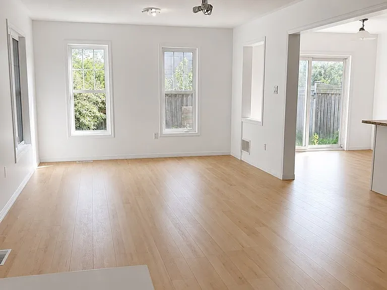 901 Rigo Cross — Photo 3