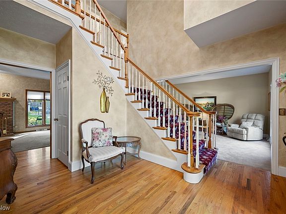 4th image of 10087 Jamestown Dr