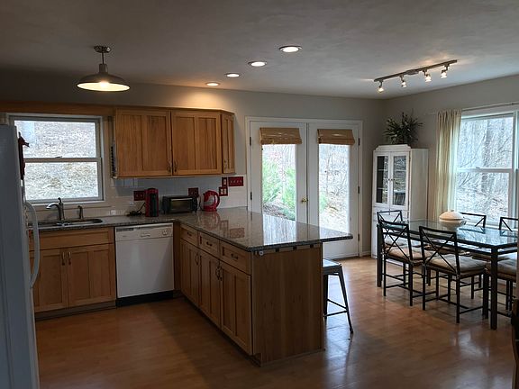 Kitchen and Dining 1