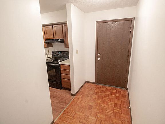 4th image of 506 Columbia Dr APT G