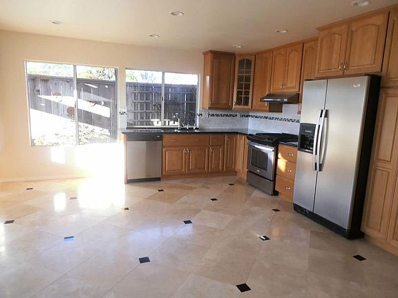 3rd image of 10128 Tilton St