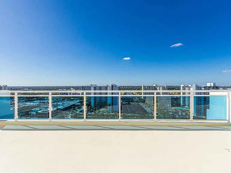 3430 Galt Ocean Dr #1 — Photo 36