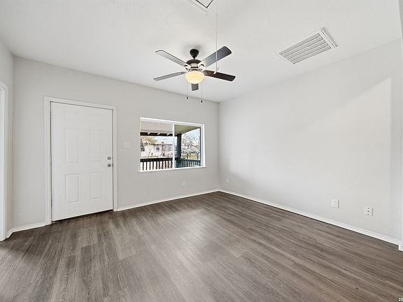 5th image of 1325 W Mariposa