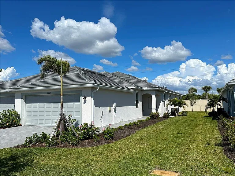 8225 Shore Lake Dr — Photo 39