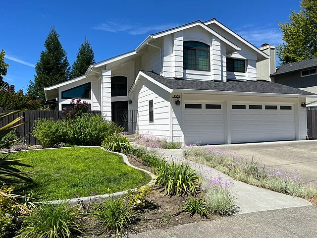 4 bed, 2.5 bath, 1782 sqft, $4,400 — Photo 1
