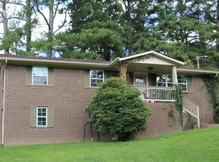 906 Saint Clair St, Tracy City, TN 37387