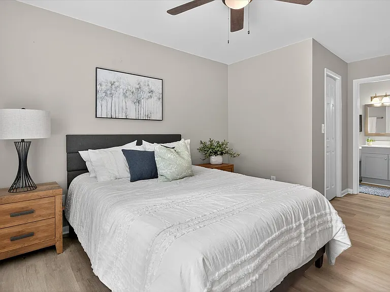 The Grove Apartments — Photo 14