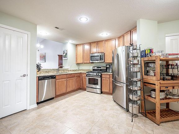 5th image of 6124 Kirklington Cir