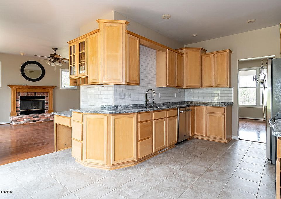 2nd image of 22925 Cherry Hill Ct