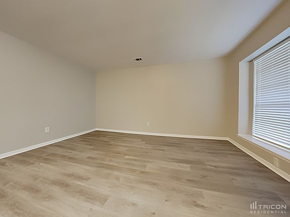 3rd image of 4618 Forthbridge Dr