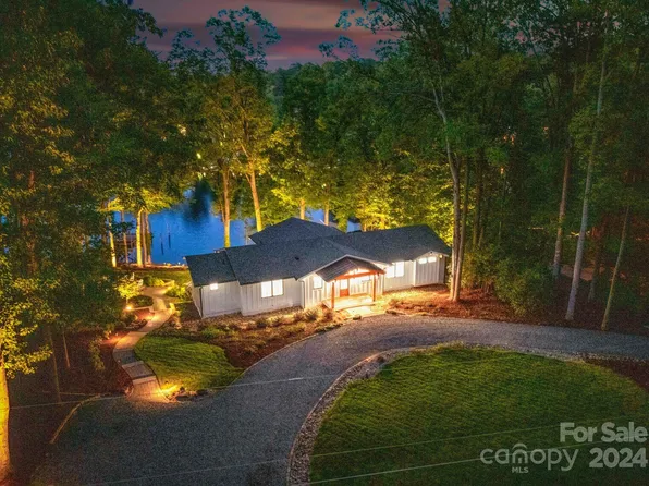 518 Stonemarker Rd, Mooresville, NC 28117