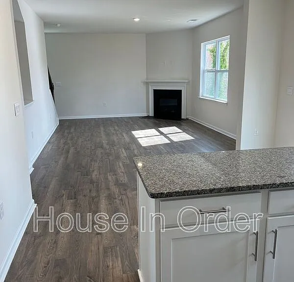 732 Fountain Park Blvd — Photo 4