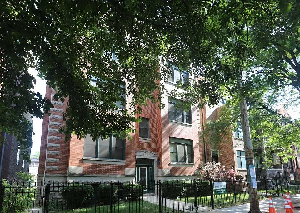 1st image of 1940 W Diversey Pkwy APT Ig1-w