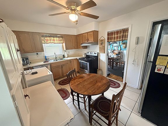 3rd image of 116 Elkhorn Dr