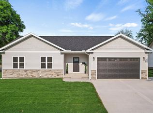 828 Elm St, Wisconsin Dells, WI 53965