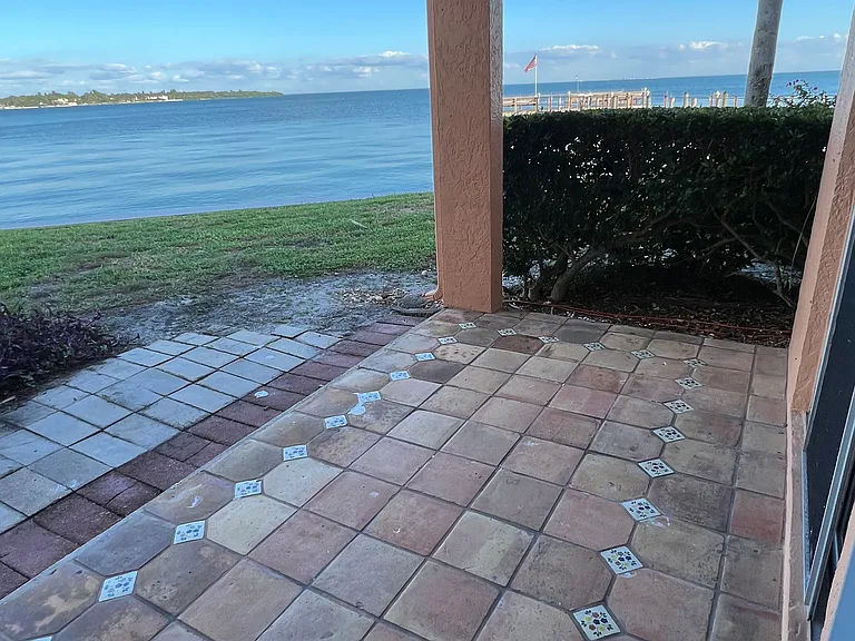 7400 Sunshine Skyway Ln S — Photo 12