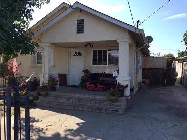 1st image of 1689 E San Antonio St