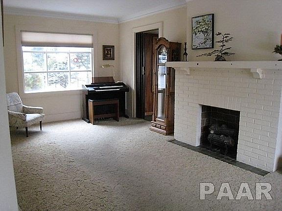 4th image of 908 E Corrington Ave