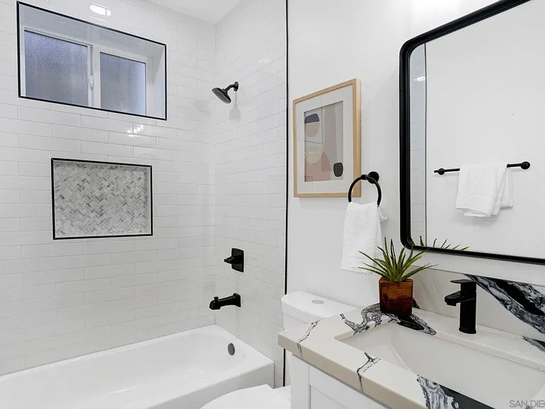 2242 W Jewett St — Photo 6
