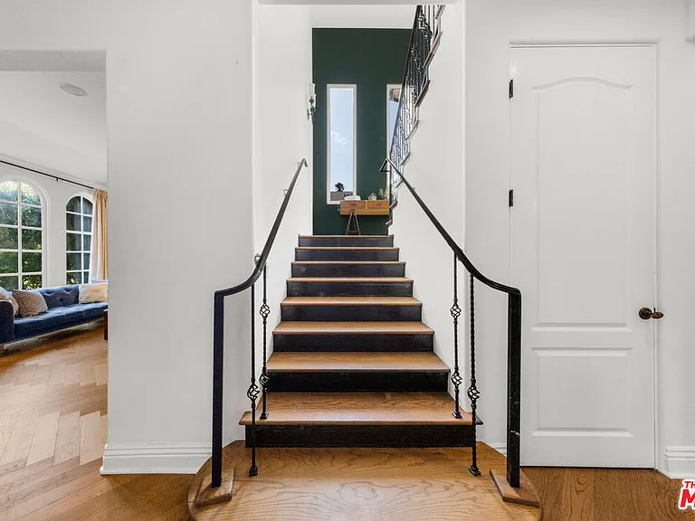 725 Oxford Ave — Photo 15