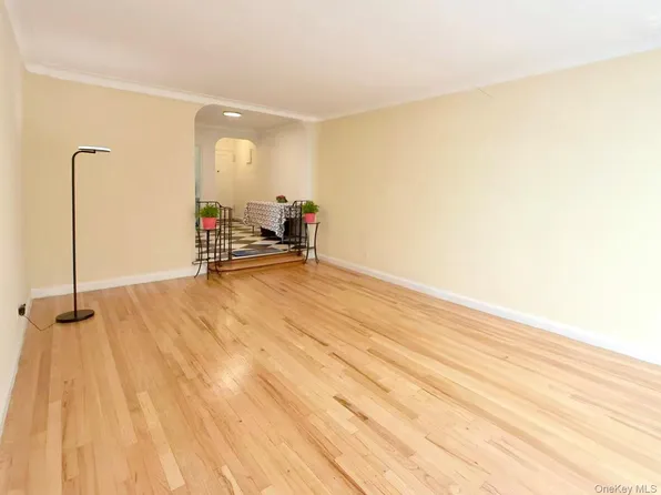 300 W 53rd Street #4K, New York (Manhattan), NY 10019