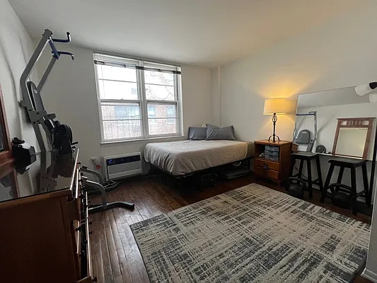 Rented by City Connections Realty | media 8