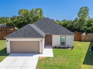 139 Lampassas Dr, Greenville, TX 75402