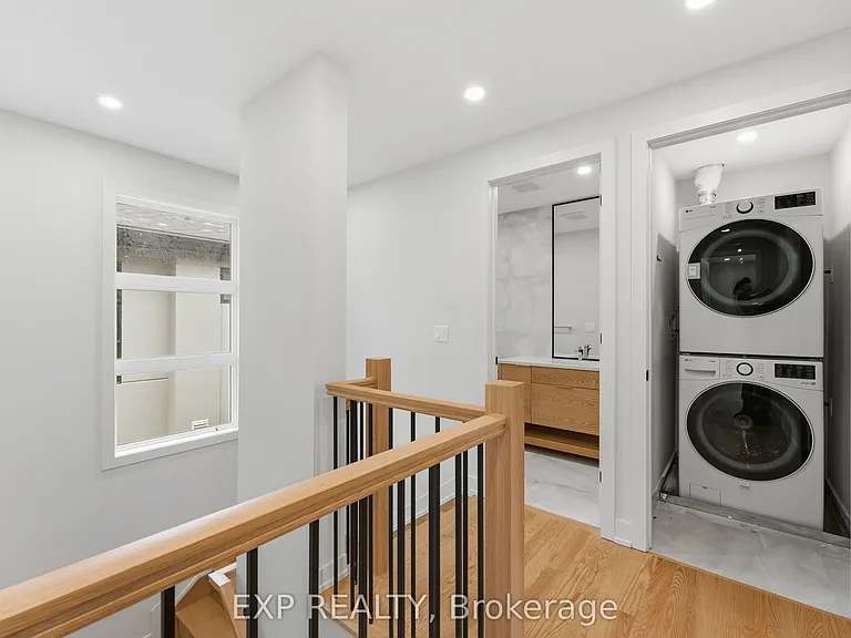 512 Roosevelt Ave #B — Photo 15