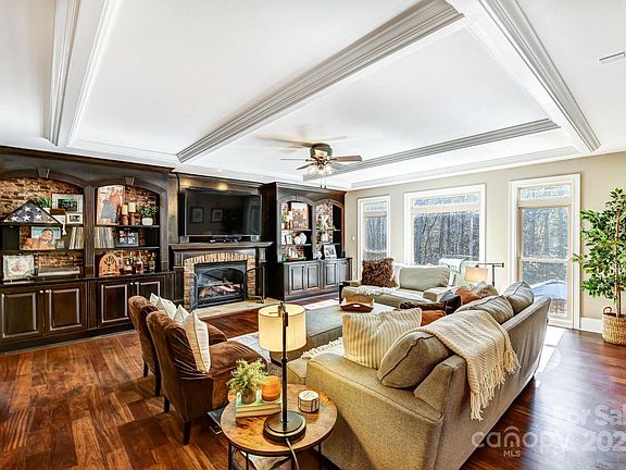 5th image of 144 Tea Olive Ln