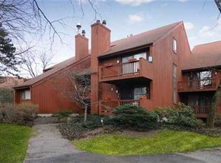 392 Whimbrel Ln, Secaucus, NJ 07094