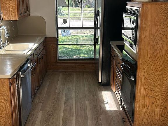 4th image of 2200 Via Del Norte Cir