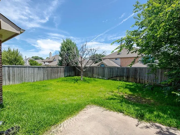 5556 Sky Ridge Dr — Photo 10