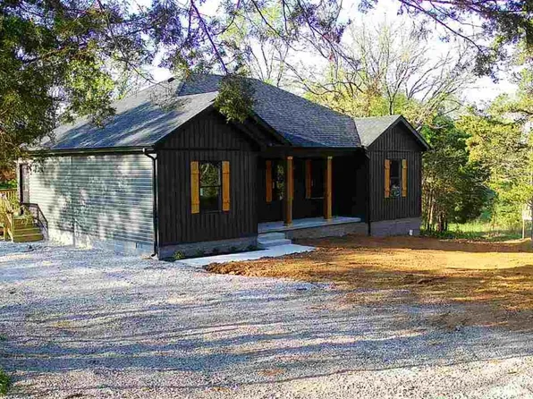 832 E 1st St, Russellville, KY 42276