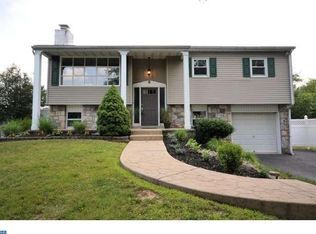 838 Rivendell Ln, Pottstown, PA 19464